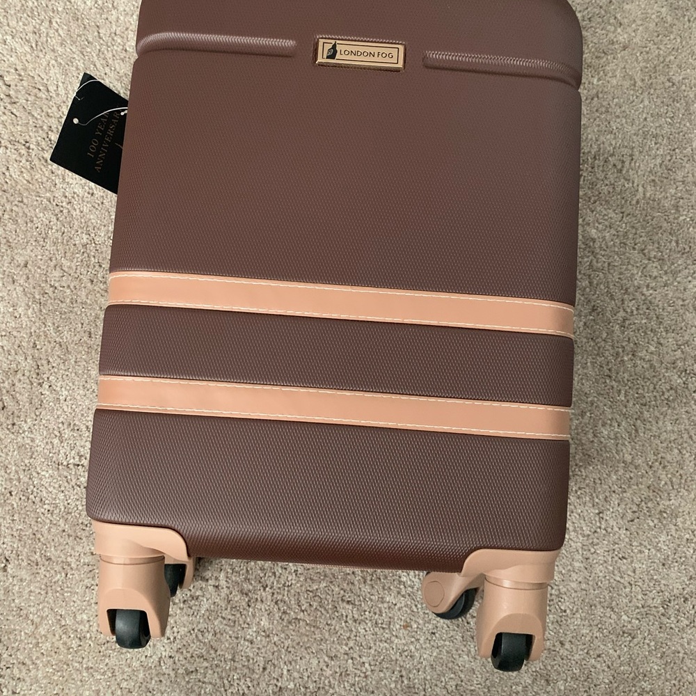 London Fog Chocolate and Beige Rolling Luggage